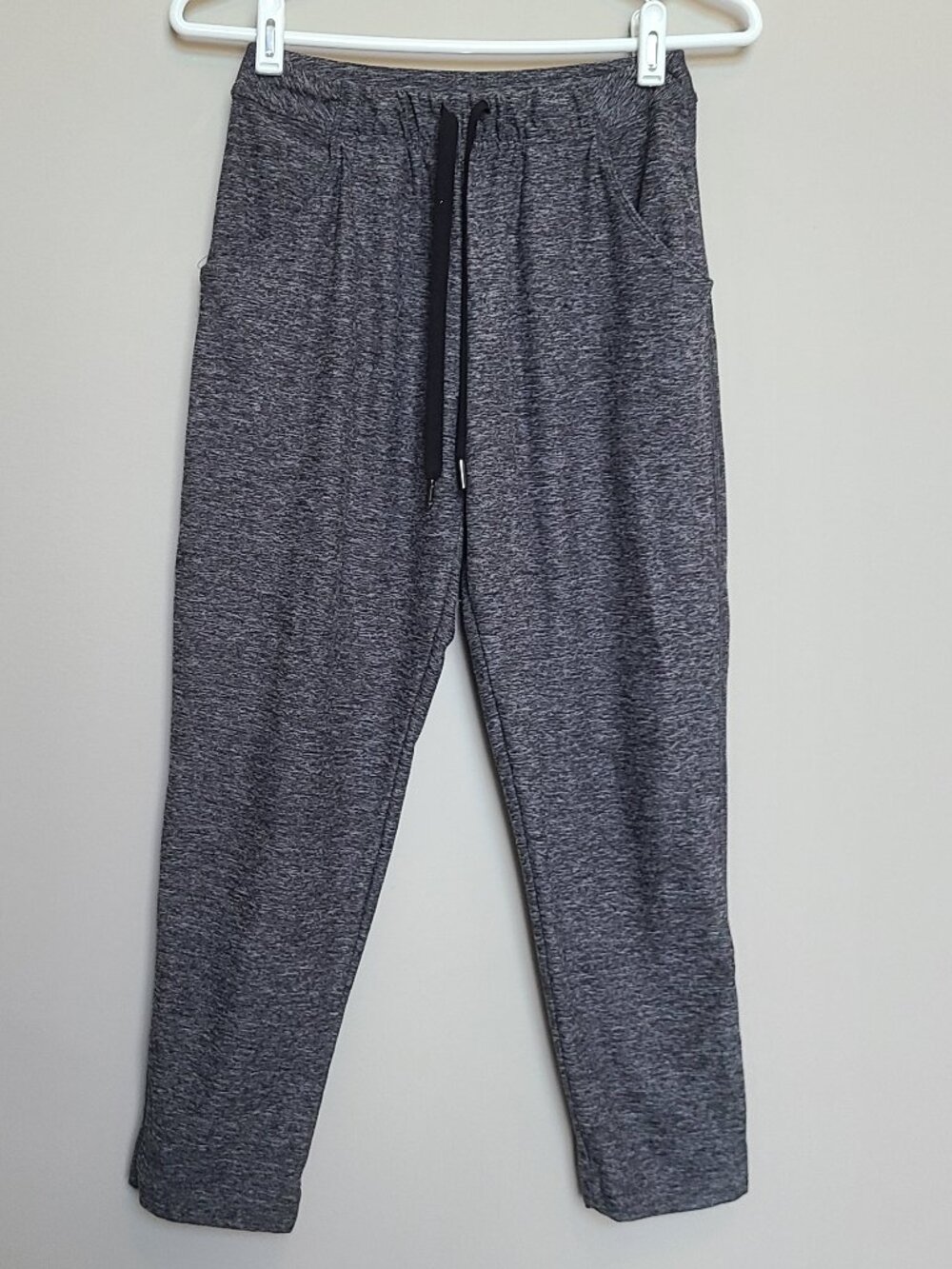 Scorpio Sol Crop Jogger  Pants Black Heather XS